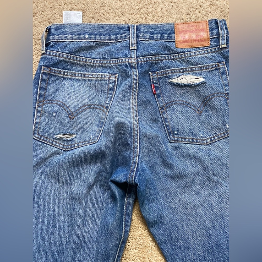 Levis jeans size 27